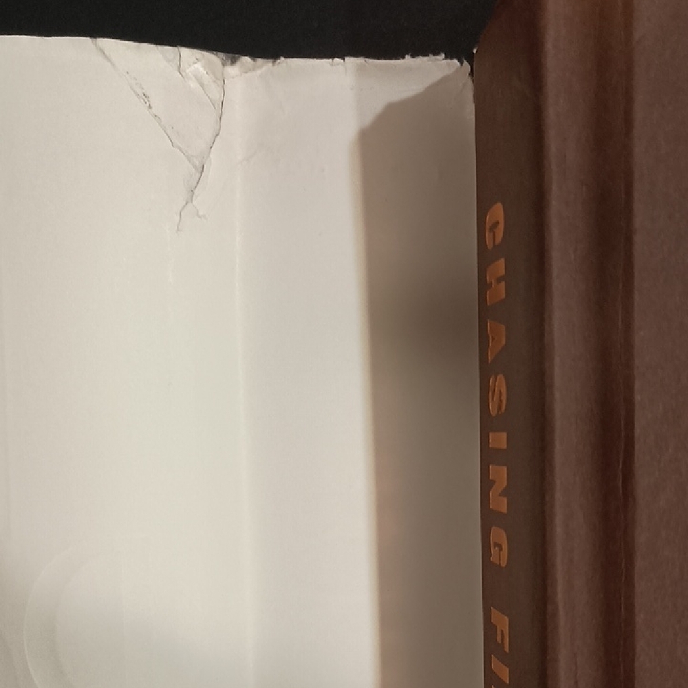 'Chasing Fire' by Nora Roberts, 472 pages - Picture 4 of 9
